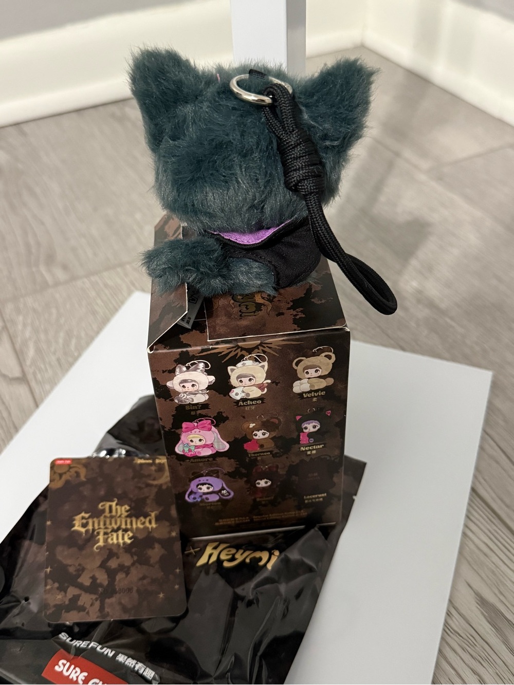 Nommi x Heyone The Entwined Fate “Nectar” Plush Doll Keychain w/ Box/Card - Picture 3 of 4